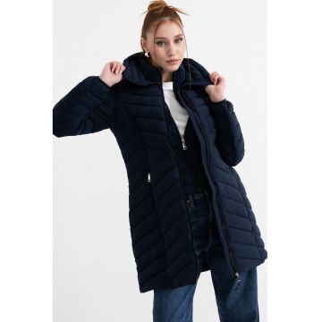 Geaca rezistenta la apa cu aspect matlasat