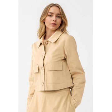 Jacheta crop cu buzunare cu clapa Jacheta crop cu buzunare cu clapa