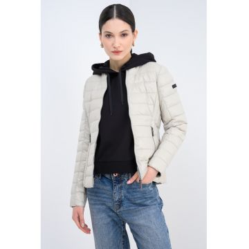 Jacheta cu buzunare cu fermoar