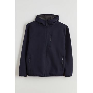 Jacheta cu gluga si buzunar pe piept Jacheta cu gluga si buzunar pe piept