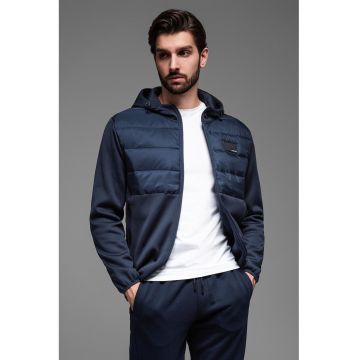 Jacheta cu gluga si insertii matlasate