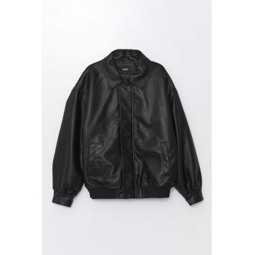 Jacheta relaxed-fit din piele ecologica cu guler Jacheta relaxed-fit din piele ecologica cu guler