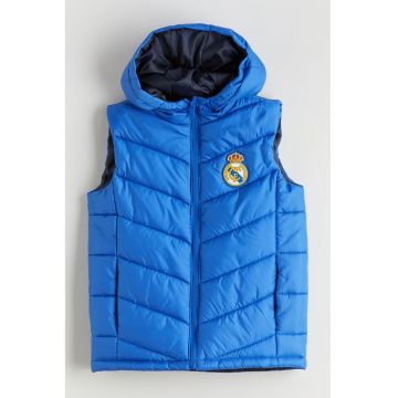 Vesta mtalasata cu gluga