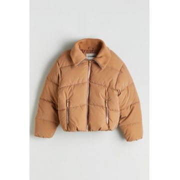 Geaca cu fermoar si buzunare laterale