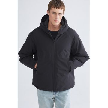 Geaca cu gluga si buzunare laterale