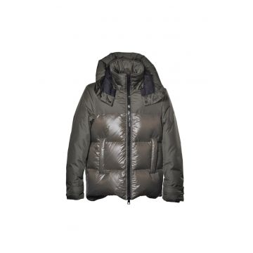 Geaca cu umplutura de puf