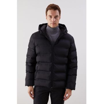 Geaca cu vatelina si gluga