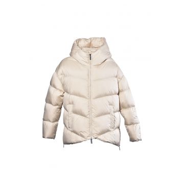 Geaca lunga cu umplutura de puf si slituri laterale cu fermoar