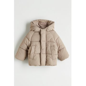 Geaca matlasat cu gluga