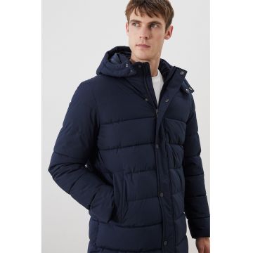 Geaca matlasata cu buzunare laterale