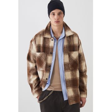 Jacheta-camasa in carouri cu buzunare pe piept - Maro