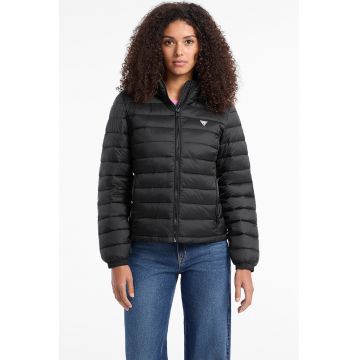 Jacheta cu aspect matlasat si gluga