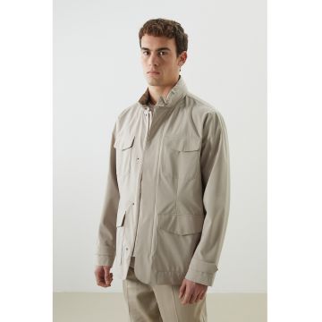 Jacheta cu buzunare cu clapa