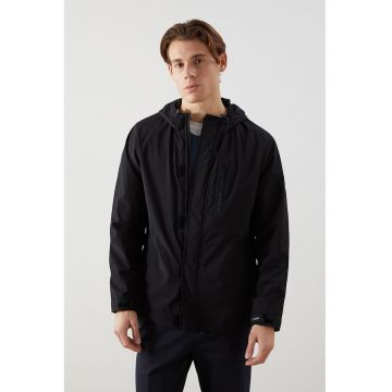 Jacheta cu gluga si buzunar pe piept