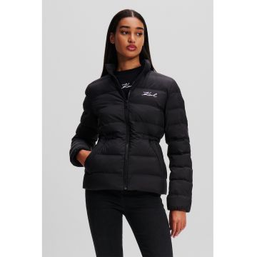 Jacheta scurta cu detalii logo brodate