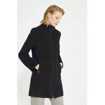 Paltom cu guler scurt si fermoar