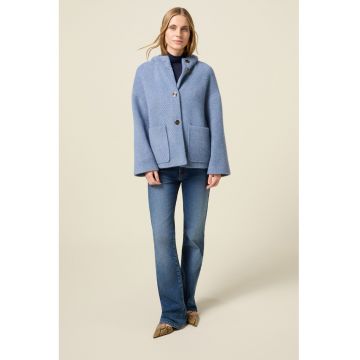 Palton scurt cu gluga si nasturi