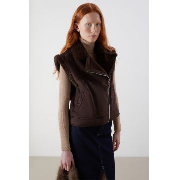 Vesta cu fermoar si captuseala din material teddy