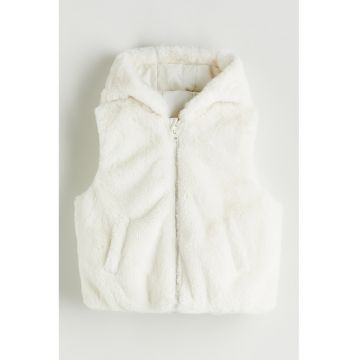 Vesta pufoasa cu gluga - Alb