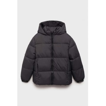 Geaca cu gluga si eticheta interioara pentru nume