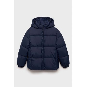 Geaca cu gluga si eticheta interioara pentru nume