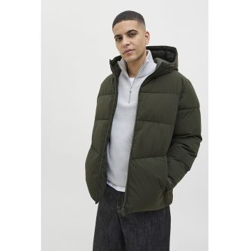 Geaca cu gluga si guler inalt