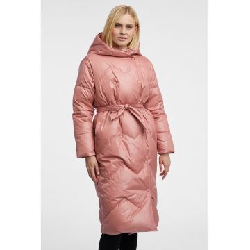 Geaca lunga cu umplutura de puf si cordon in talie