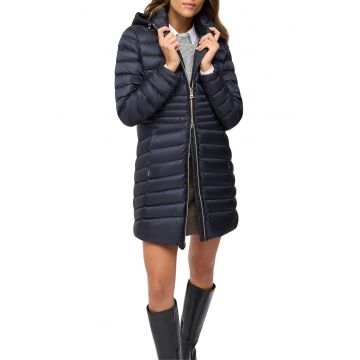 Geaca lunga matlasata cu gluga