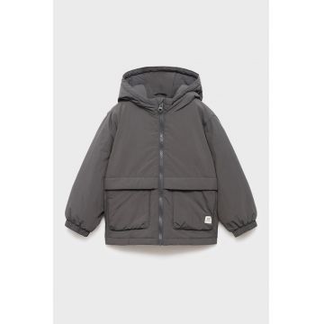 Geaca matlasata cu gluga