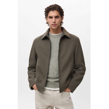 Jacheta cu buzunare si fermoar