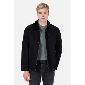 Jacheta cu fermoar si guler inalt