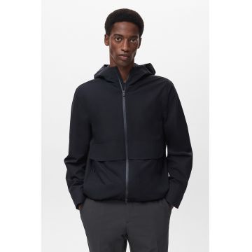 Jacheta cu finisaj rezistent la apa cu gluga