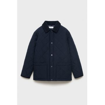 Jacheta matlasata cu buzunare aplicate