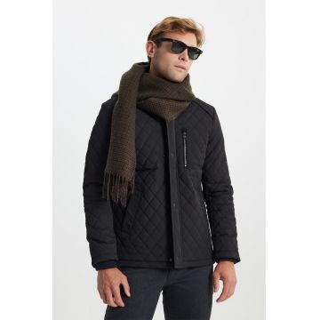 Jacheta matlasata cu capse