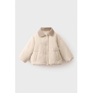 Jacheta matlasata cu guler contrastant