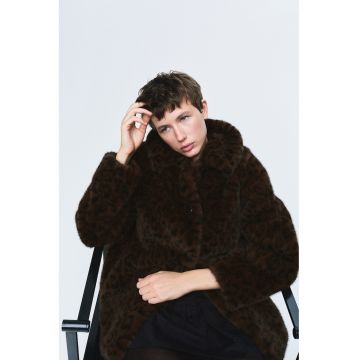 Palton scurt cu blana sintetica si model leopard - Maro inchis/Negru
