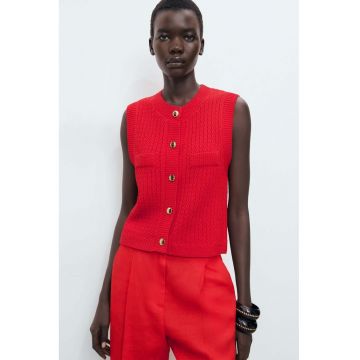 Vesta tricotata cu nasturi