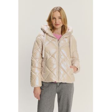 Geaca scurta cu vatelina si gluga