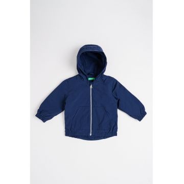 Jacheta cu gluga si fermoar