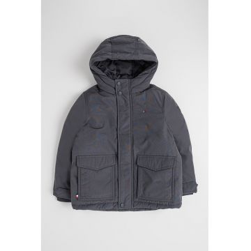 Geaca cu gluga si buzunare cu clapa