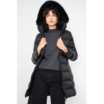 Geaca matlasata lunga cu umplutura de puf