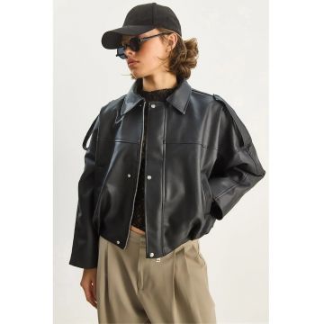 Geaca scurta Bianco Lucci supradimensionata din piele ecologica - neagra
