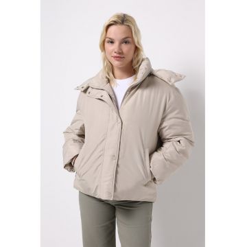 Geaca cu gluga detasabila