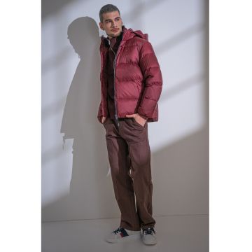 Geaca cu umplutura de puf si gluga