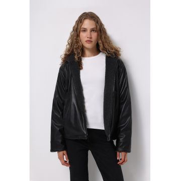 Geaca de piele ecologica cu captuseala de blana shearling sintetica