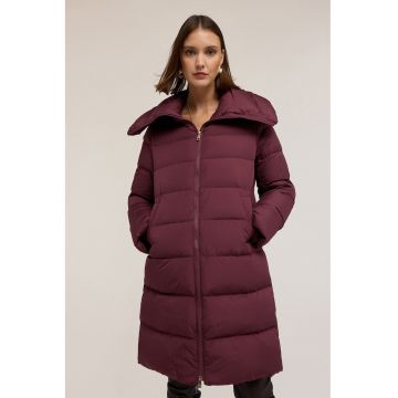 Geaca lunga cu guler inalt