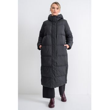 Geaca lunga cu umplutura de puf