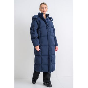 Geaca lunga cu umplutura de puf si gluga detasabila