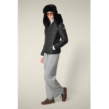 Geaca matlasata cu buzunare laterale