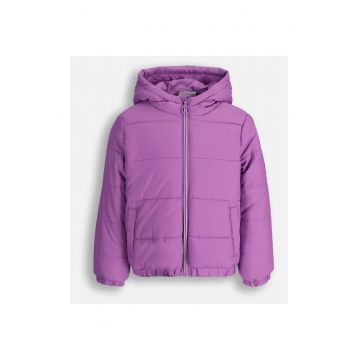 Geaca matlasata cu gluga